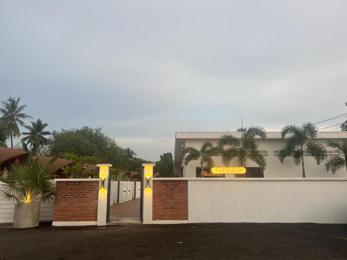 Found Mansion Hotel Pantai Cenang  Exterior foto