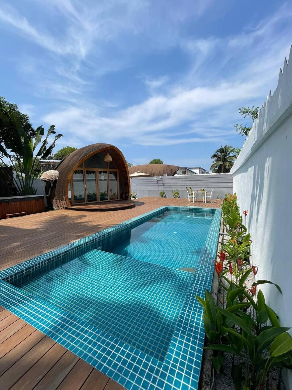 Found Mansion Hotel Pantai Cenang  Exterior foto