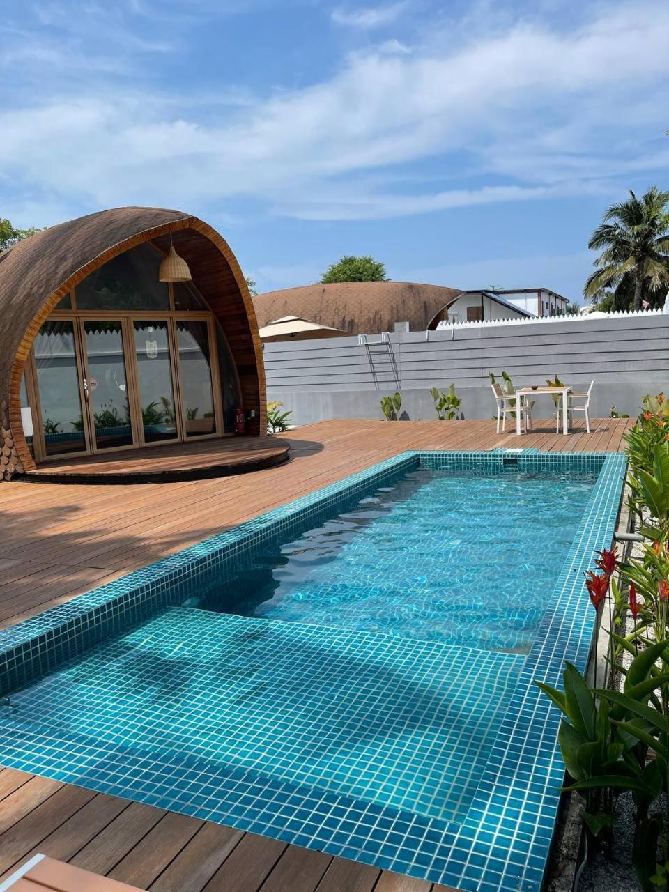 Found Mansion Hotel Pantai Cenang  Exterior foto