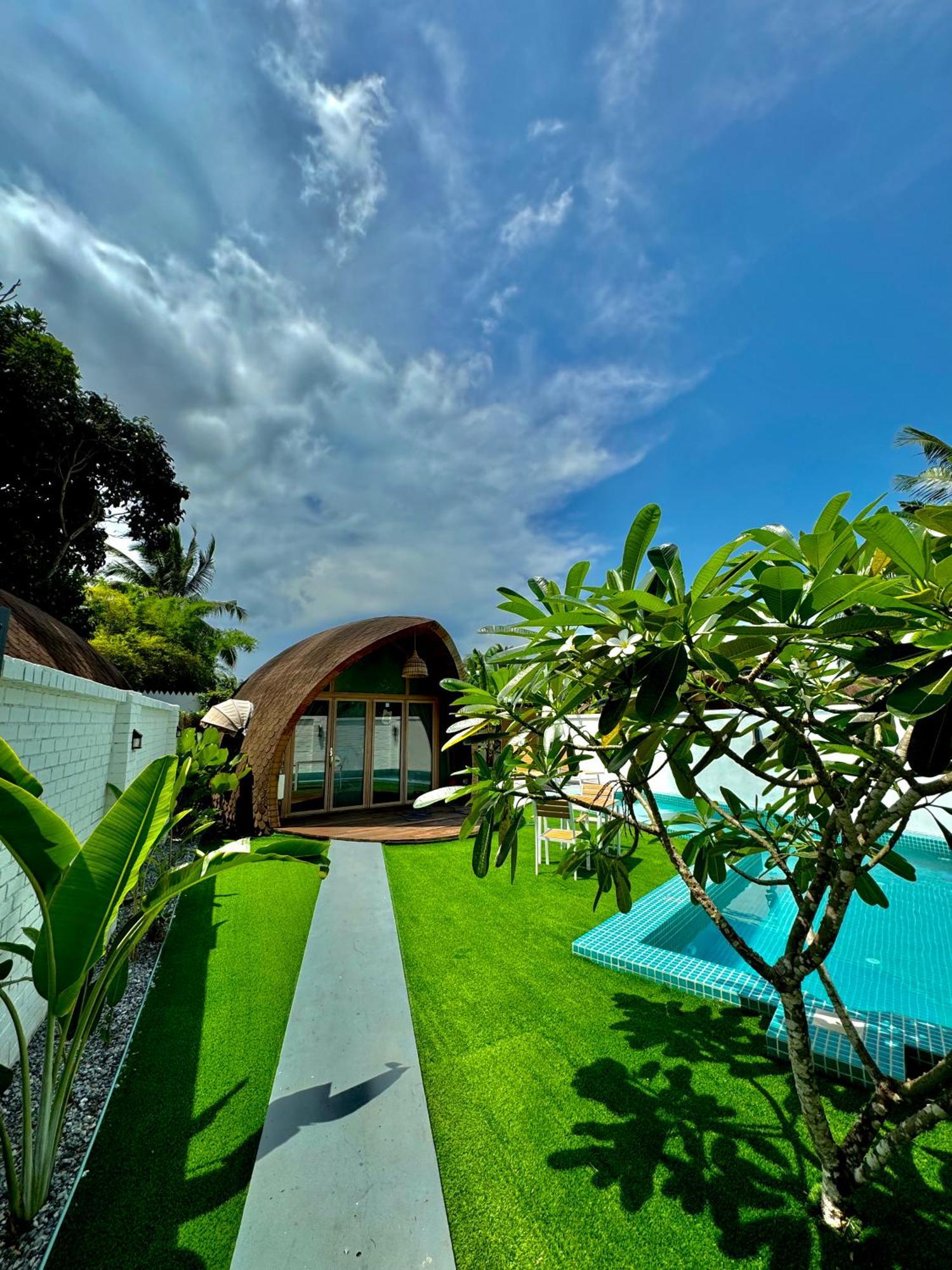 Found Mansion Hotel Pantai Cenang  Exterior foto