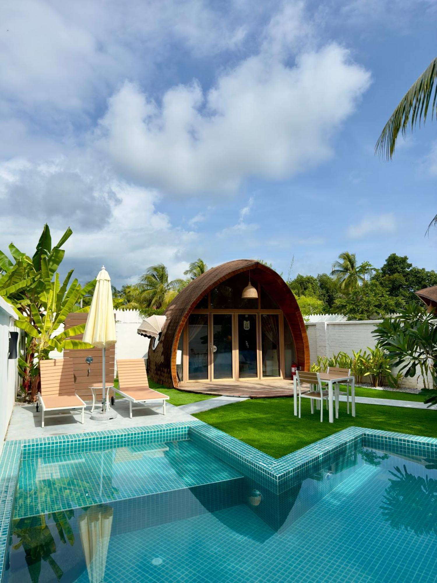 Found Mansion Hotel Pantai Cenang  Exterior foto